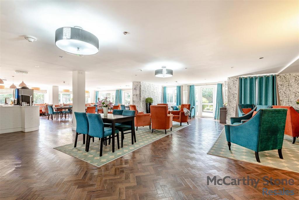 8647780-interior30.jpg