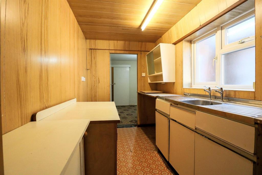 Kitchen (2).jpg