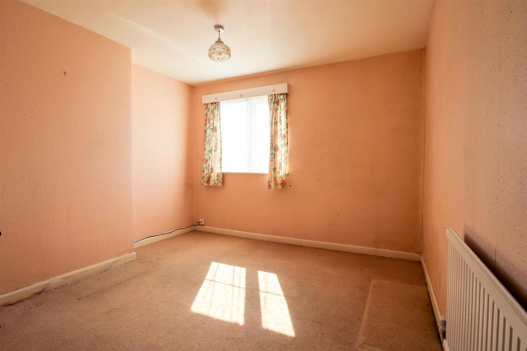 Bedroom 1.jpg