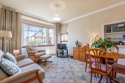 20 Lothian Drive, Clarkston, Glasgow, G76 7NF