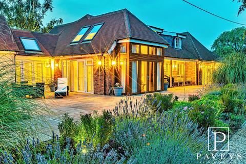7 bedroom chalet for sale, Little Clacton Road, Great Holland, Frinton-On-Sea
