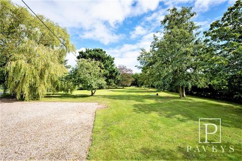 7 bedroom chalet for sale, Little Clacton Road, Great Holland, Frinton-On-Sea