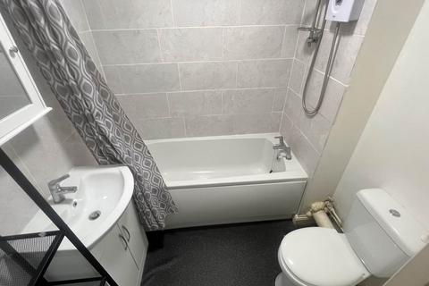 1 bedroom apartment for sale, Hadleigh House, Rushden