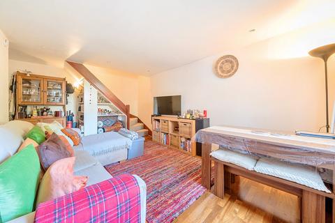 1 bedroom flat for sale, Greyhound Road, Hammersmith, London, W6