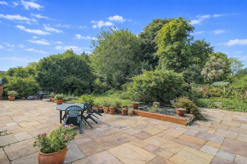GARDEN B.jpg