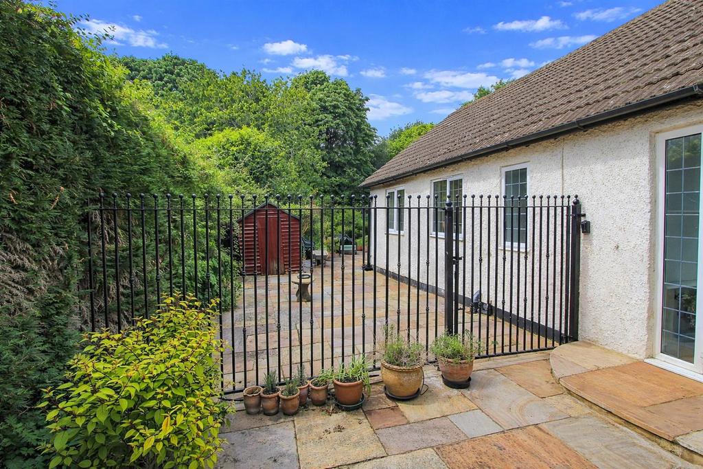 SIDE GARDEN C.jpg