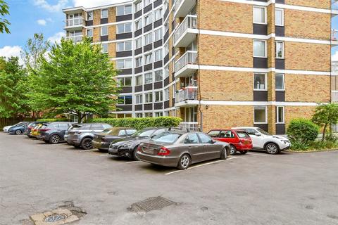 1 bedroom flat for sale, Furze Hill House, Hove, East Sussex