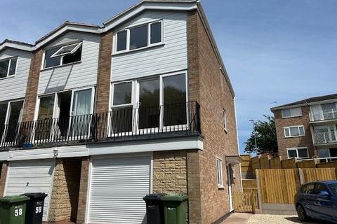 4 bedroom end of terrace house to rent, Waterside, Ross-on-Wye