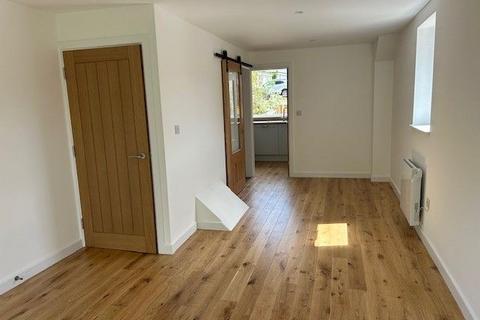 4 bedroom end of terrace house to rent, Waterside, Ross-on-Wye