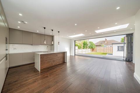 23 Glasbrook Avenue, Twickenham, TW2 6AH