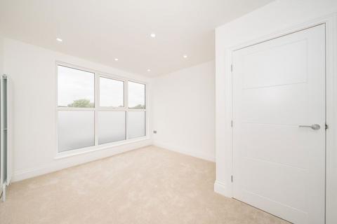 23 Glasbrook Avenue, Twickenham, TW2 6AH