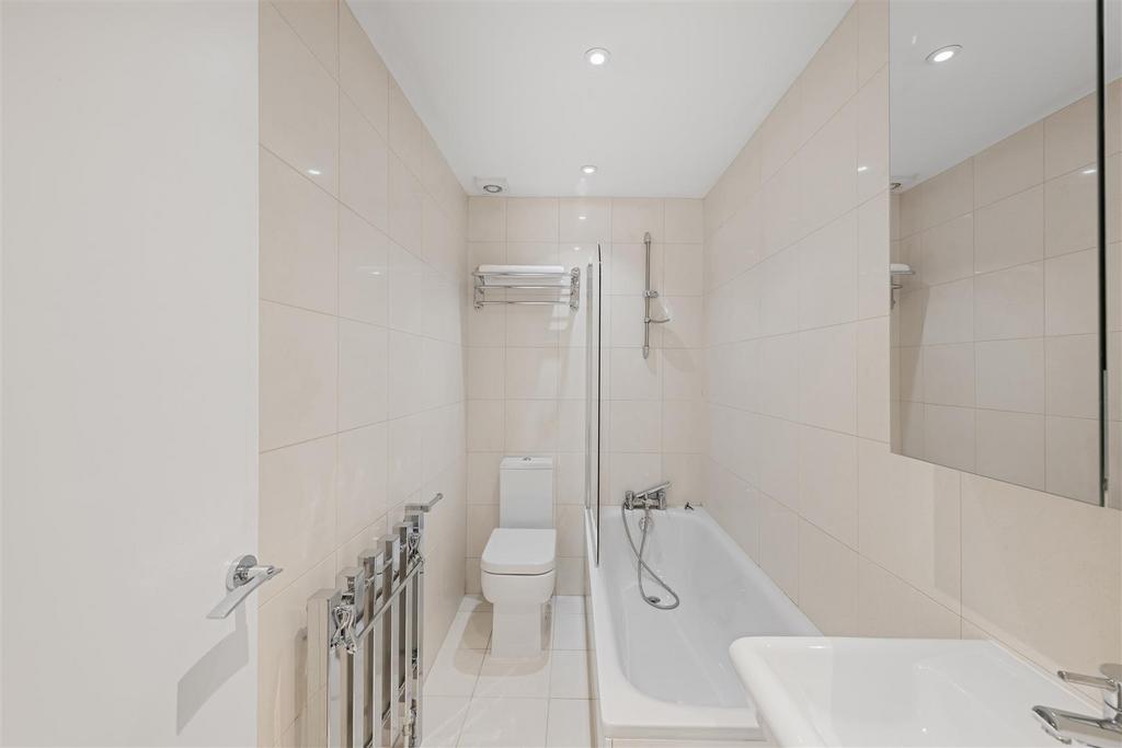 Flat 2, 10 Belsize Crescent Hi-9.jpg