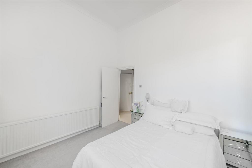 Flat 2, 10 Belsize Crescent Hi-7.jpg