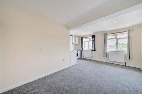 2 bedroom flat to rent, Tolworth Rise South, Tolworth, Surbiton, KT5