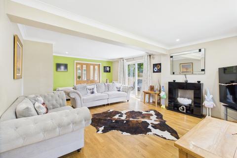 4 bedroom detached house for sale, Church Street, Moulton, NN3 7SP