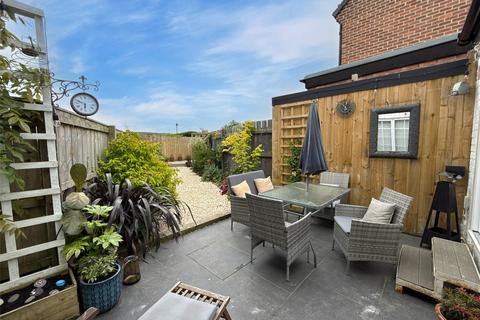 3 bedroom semi-detached house for sale, Woodlands, Throckley, NE15