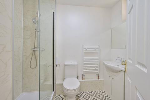2 bedroom flat for sale, Willow Tree Close, Southfields, London, SW18