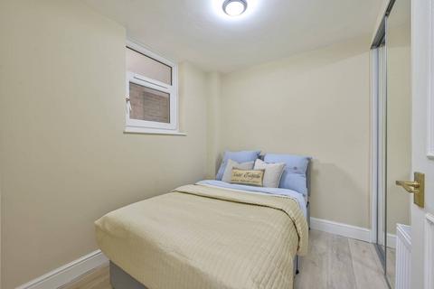 52 Willow Tree Close, London, SW18 3EL
