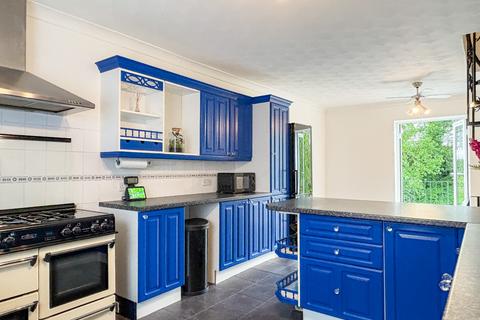 114 Elgar Road, Reading, RG2 0BN