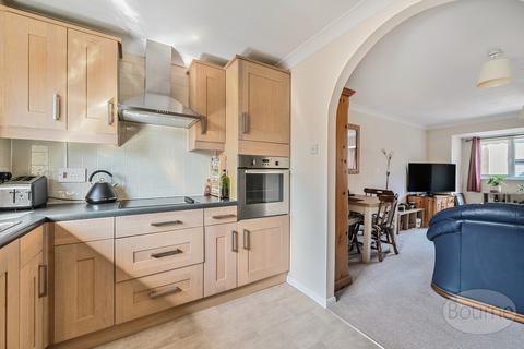 2 bedroom apartment for sale, West Mead, The Hart, Farnham, Surrey, GU9