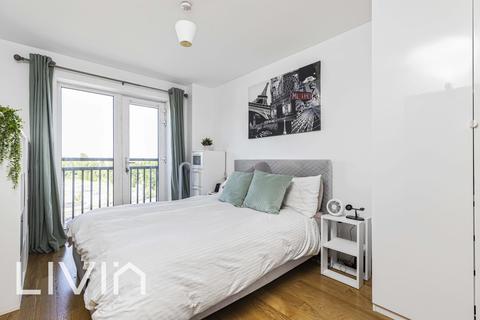 13 Watson Place, London, SE25 5EX