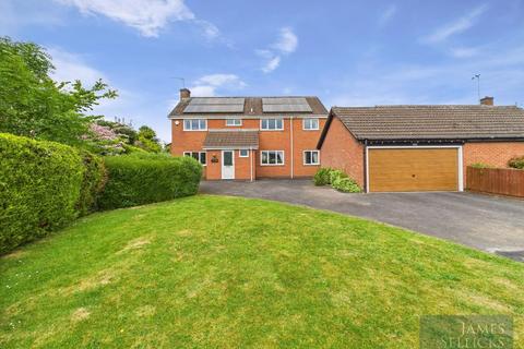 5 bedroom detached house for sale, Newton Lane, Wigston, Leicester