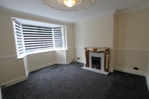 3 bedroom terraced house to rent, Strathmore Gardens, Hornchurch, Essex, RM12