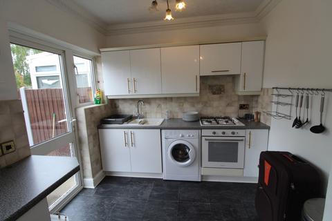 3 bedroom terraced house to rent, Strathmore Gardens, Hornchurch, Essex, RM12