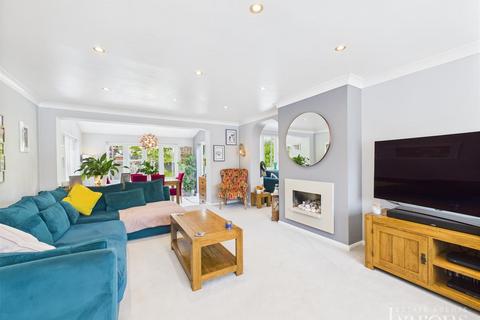 34 Pendennis Close, Basingstoke, RG23 8JD