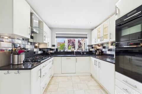 34 Pendennis Close, Basingstoke, RG23 8JD