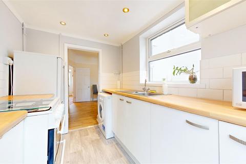 3 bedroom house to rent, System Street, Cardiff CF24