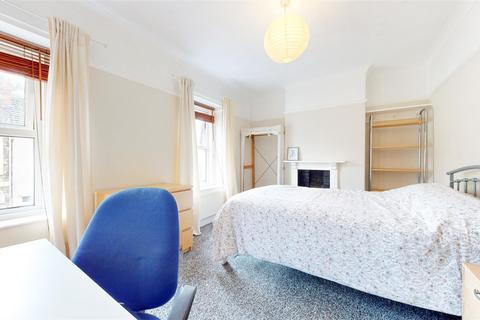 3 bedroom house to rent, System Street, Cardiff CF24