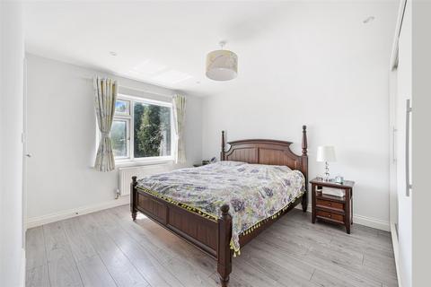 11 Corrigan Avenue, Coulsdon, CR5 2QP