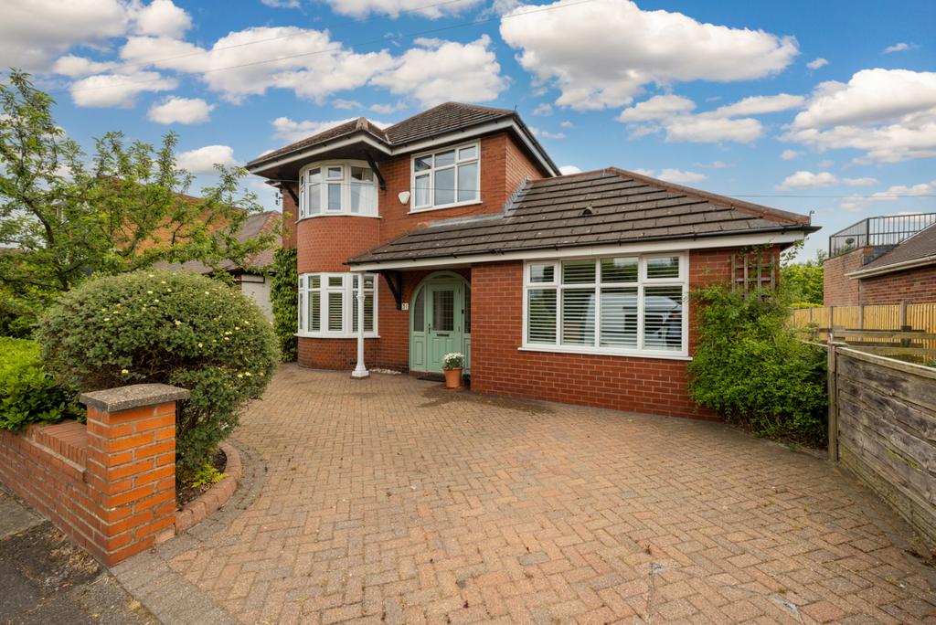 31 Park Lane, Whitefield M45 7 HL