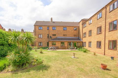 1 bedroom flat for sale, Willoughby Road, Boston, PE21
