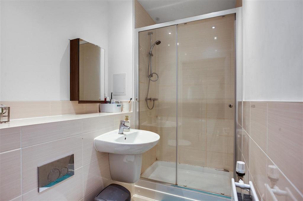 En suite shower