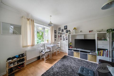 53 Armadale Road, Woking, GU21 3LD