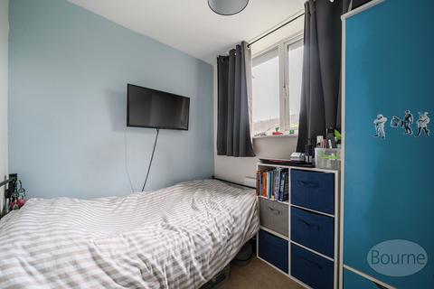 53 Armadale Road, Woking, GU21 3LD