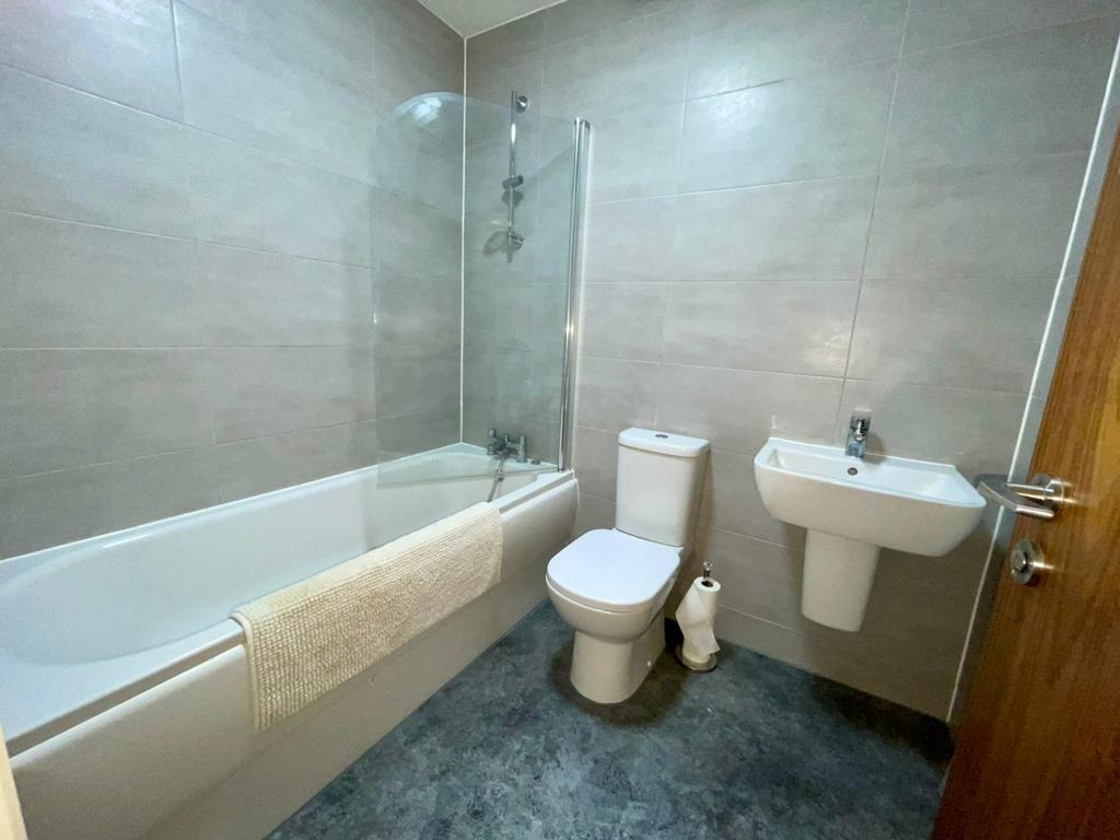 Bathroom1