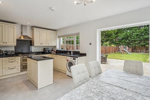 4 bedroom semi-detached house to rent,  The Parkway, Iver Heath SL0
