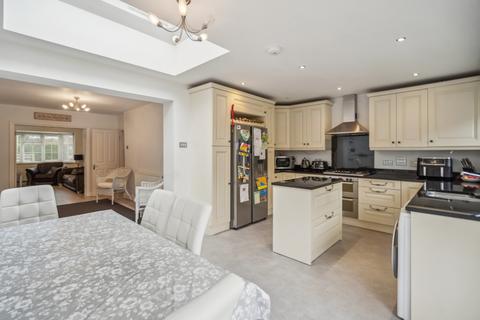 4 bedroom semi-detached house to rent,  The Parkway, Iver Heath SL0
