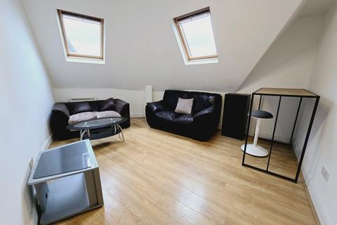 4 bedroom flat to rent, 3 Criterion Mews,
