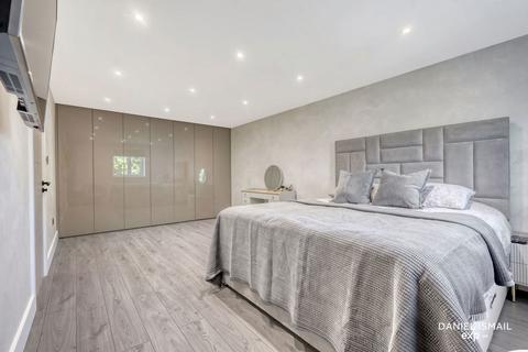 5 bedroom detached house for sale, Great Berry Lane, Basildon SS16