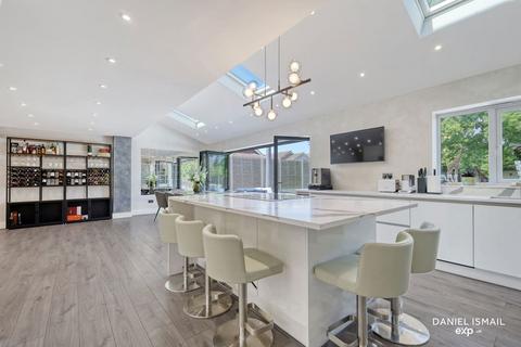 5 bedroom detached house for sale, Great Berry Lane, Basildon SS16