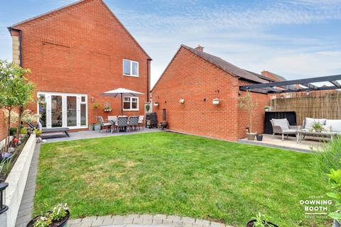 34 Violet Walk, Fradley, Lichfield, WS13 8TU