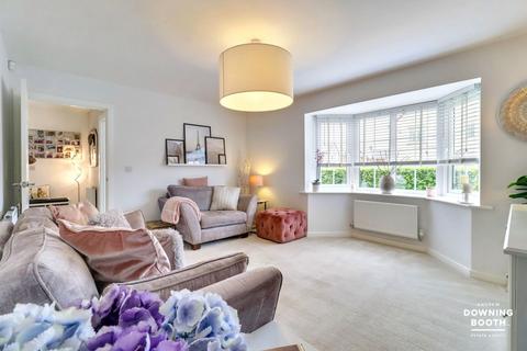 34 Violet Walk, Fradley, Lichfield, WS13 8TU