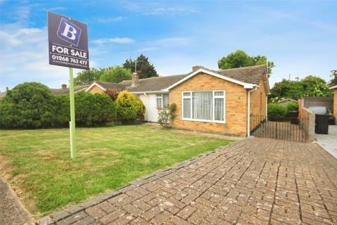 2 bedroom bungalow for sale, Long Meadow Drive, Wickford, Essex, SS11