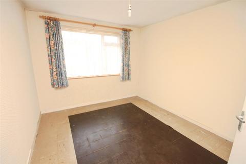 2 bedroom bungalow for sale, Long Meadow Drive, Wickford, Essex, SS11