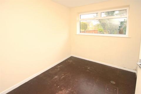 2 bedroom bungalow for sale, Long Meadow Drive, Wickford, Essex, SS11