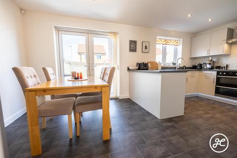 3 bedroom detached house for sale, Wigeon Road, Quantock View, Bridgwater